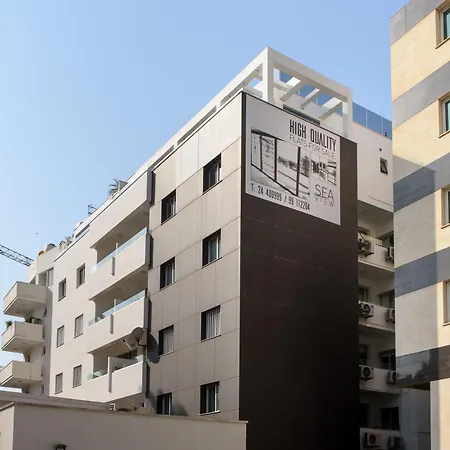 Apartment Island 102