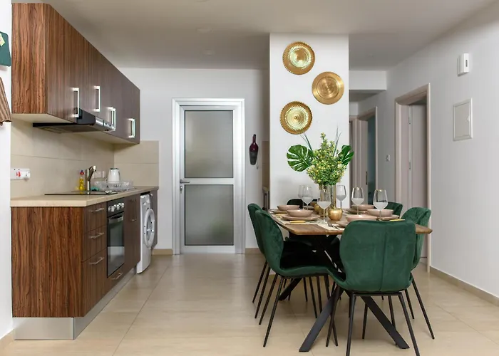 Apartment Island 102 *